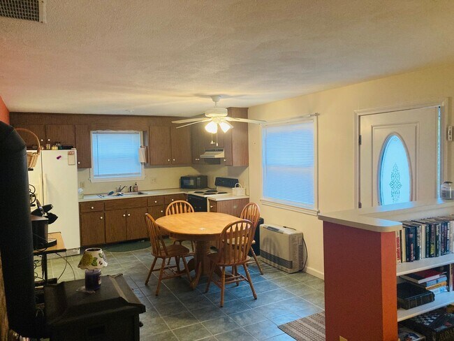 Building Photo - 11 Ocean Breeze