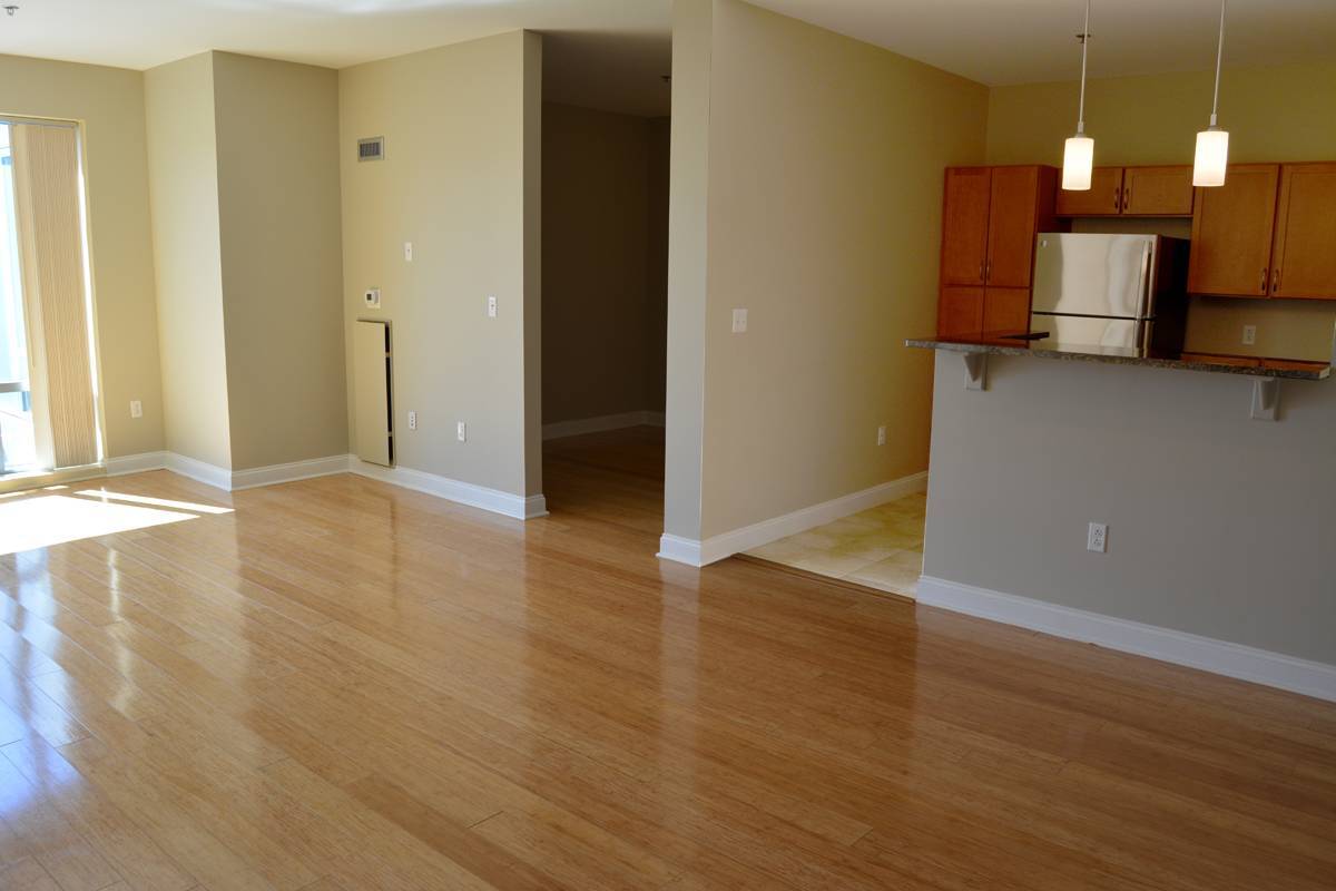 Foto principal - 202 W First St
