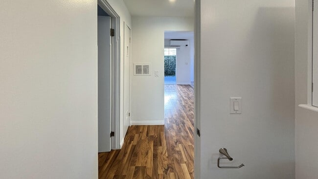 Building Photo - 1433 25th St