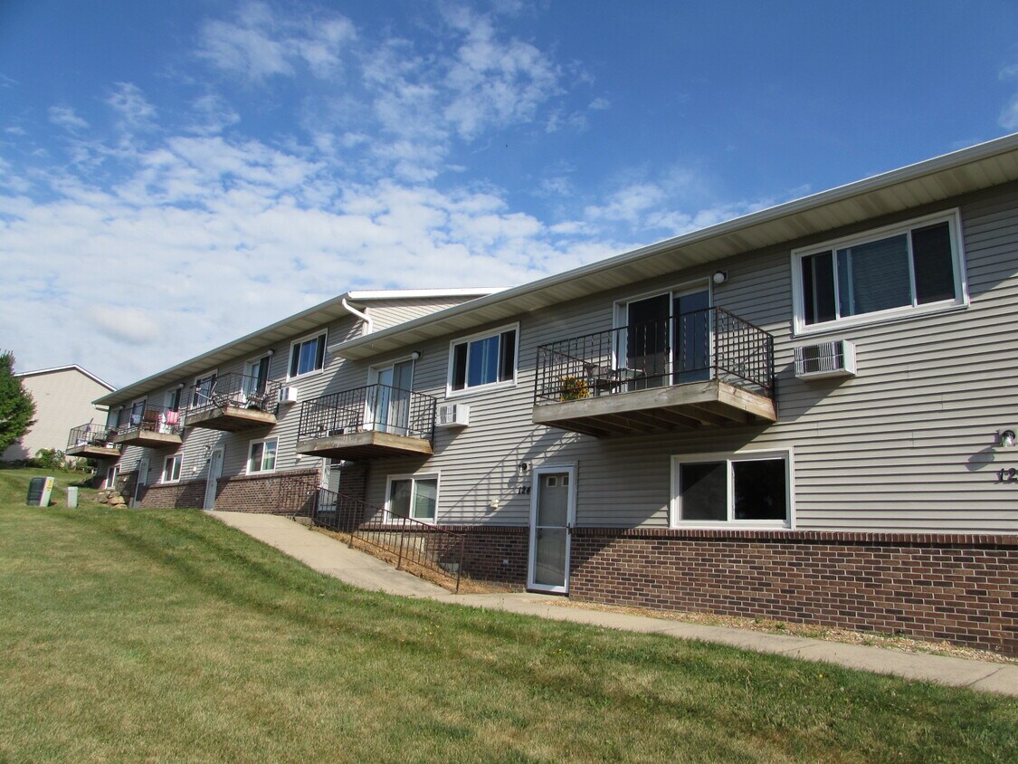 124 Maple Ct, Mount Horeb, WI 53572 Townhome Rentals in Mount Horeb