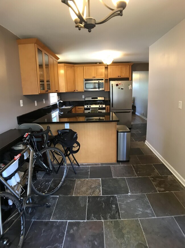 Foto del edificio - 6308 Logan Ave S
