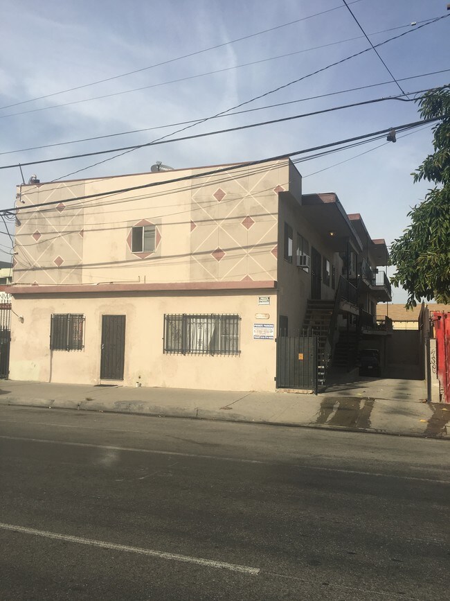 Visibilidad alta - 11041-11043 Sherman Way