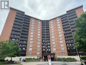 Building Photo - 2000-2000 Jasmine Crescent