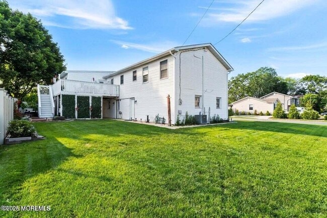 Building Photo - 19 Elm St