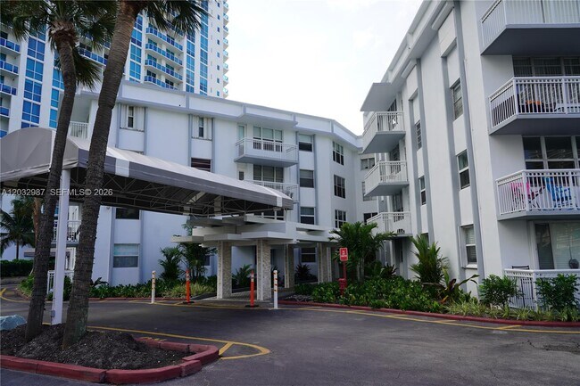 Foto del edificio - 1913 S Ocean Dr