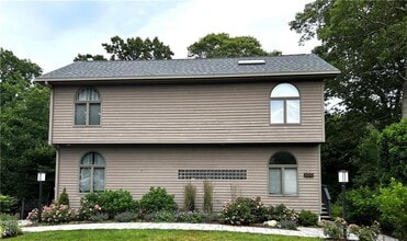 Building Photo - 100 Shirley Dr