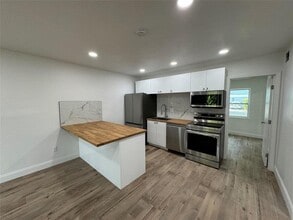 Building Photo - 2200 NE 173rd St