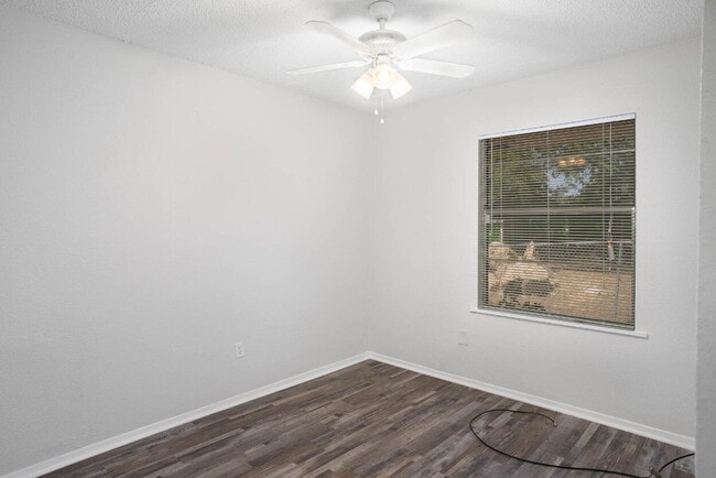 Foto del edificio - Great Location! 2/1 Duplex Near Downtown Fort Worth