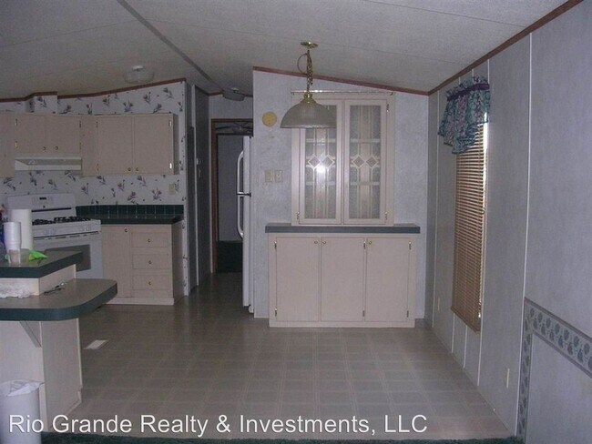 Building Photo - 3 br, 2 bath House - 2432 South Walker Avenue