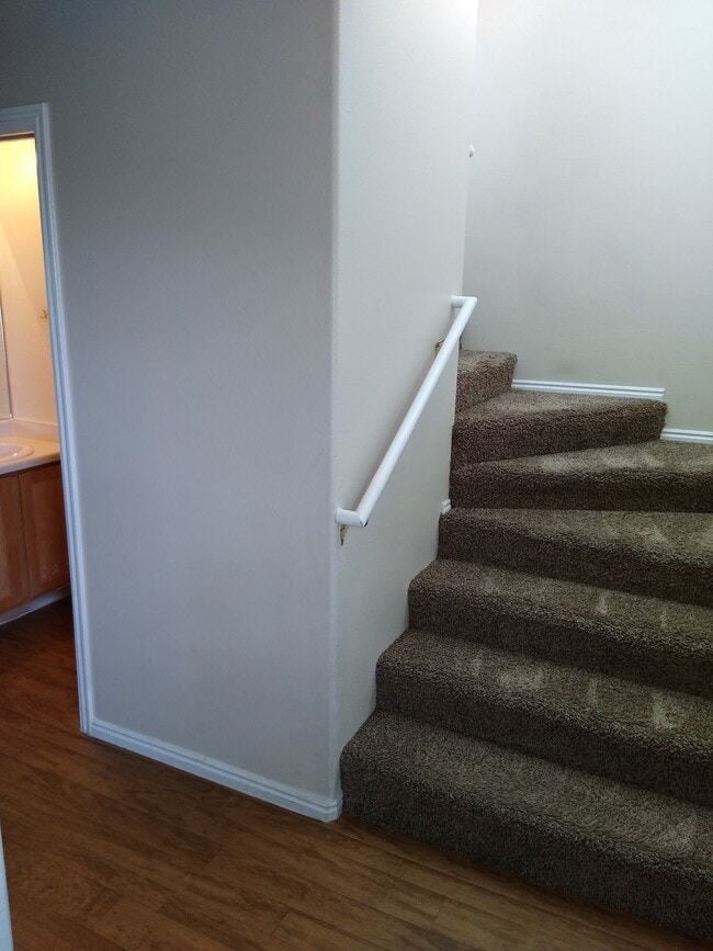 Building Photo - 334 S 400 E