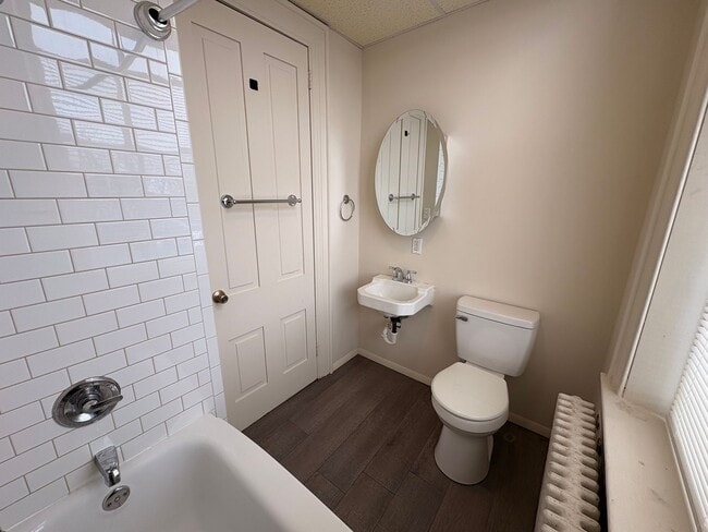 Building Photo - 135 S Duke St