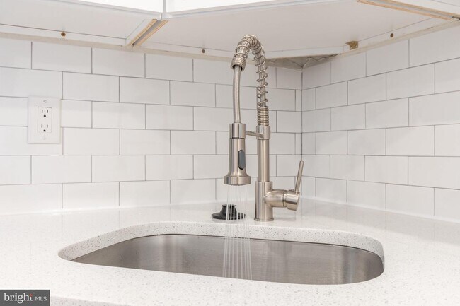 Foto del edificio - 1423 N 8th St