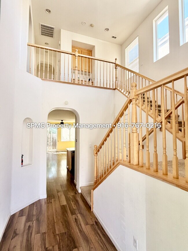 Foto del edificio - Beautifully Maintained 3 Bed / 2.5 Bath Home in South Natomas — New Appliances & Community Amenit...