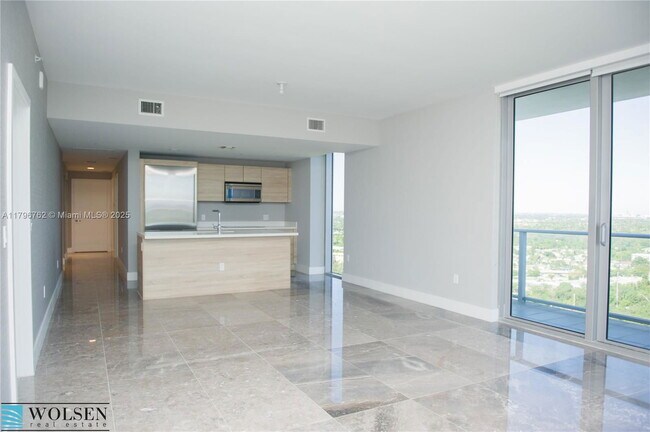 Foto del edificio - 16385 Biscayne Blvd