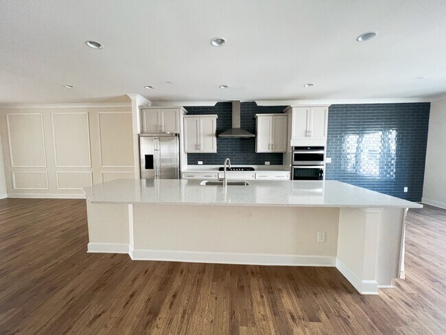 Kitchen - 2142 Hinton Dr SE