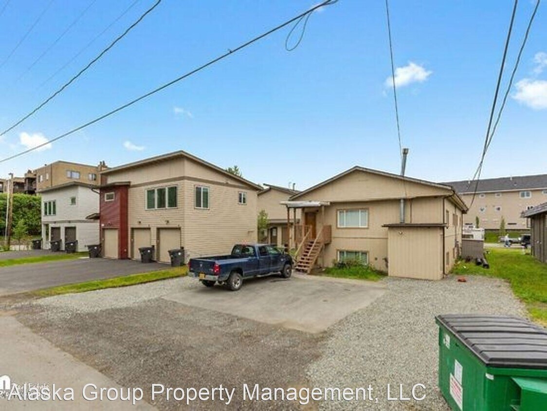 Primary Photo - 2 br, 1 bath House - 227 E 12th Ave