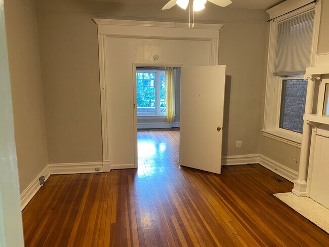 Foto del edificio - 22 N Arthur Ashe Blvd