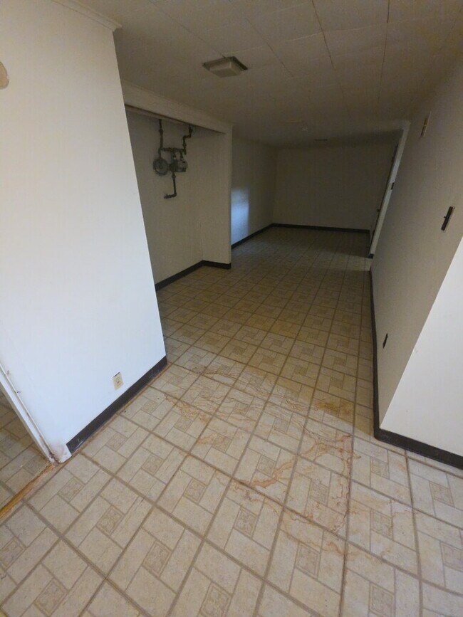 Building Photo - Section 8 Accepted