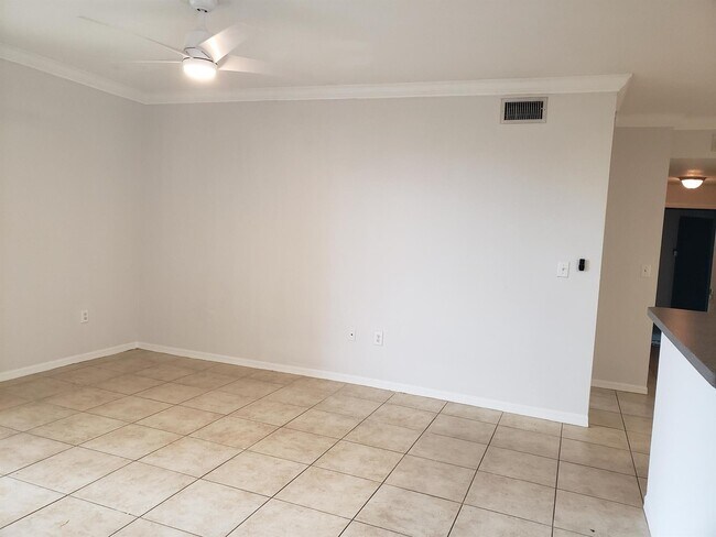 Foto del edificio - 15145 Michelangelo Blvd