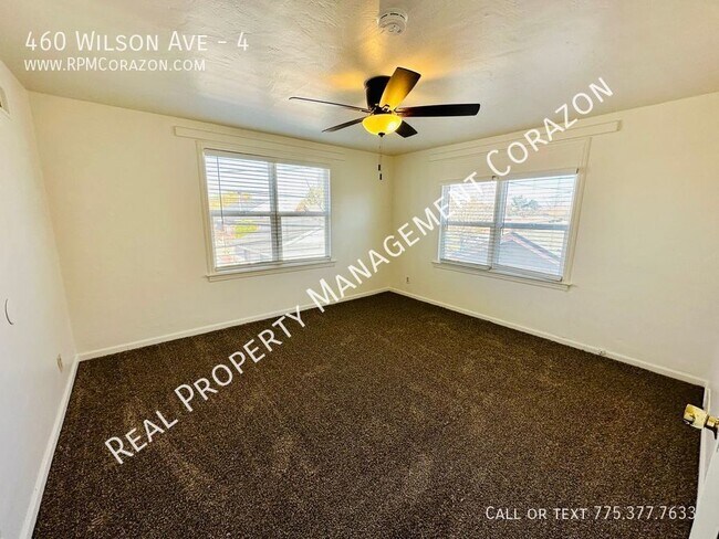 Building Photo - Upstairs 2 Bed, 1 Bath Upstairs Apartment