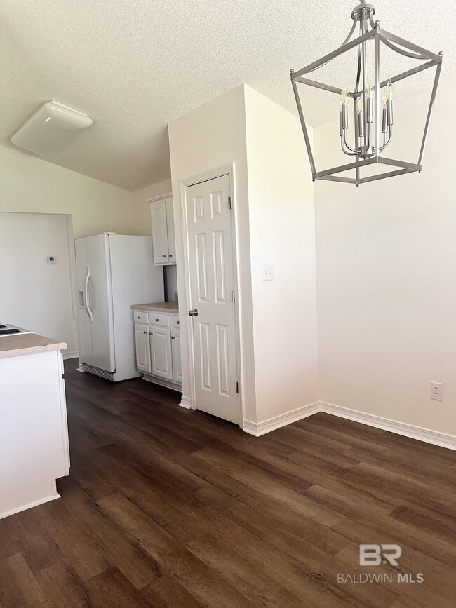 Building Photo - 2700 Hampton Park Cir