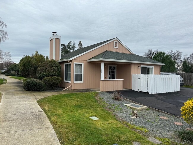 Building Photo - 109 Marina Dr S