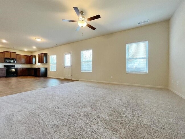 Building Photo - 279 Darling Ln