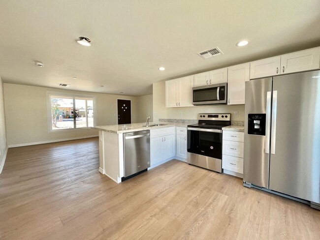 Foto del edificio - Fully Remodeled 3 Bd 2 Ba in Scottsdale!