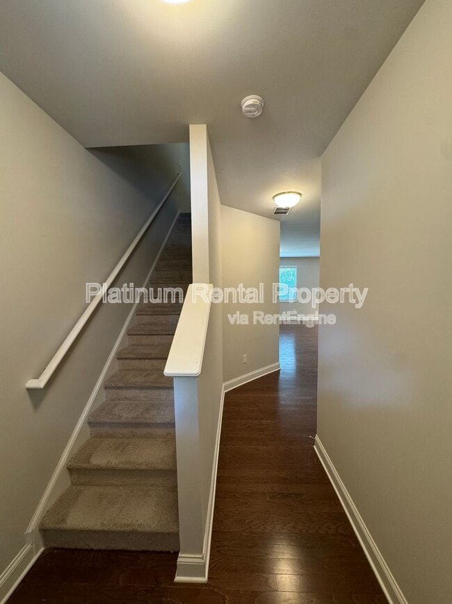 Building Photo - 5473 Cascade Ridge SW