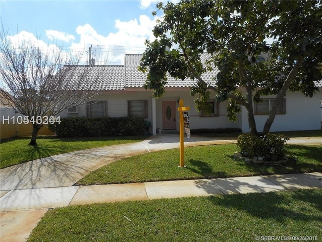 Foto del edificio - 30 Forest Hills Ln