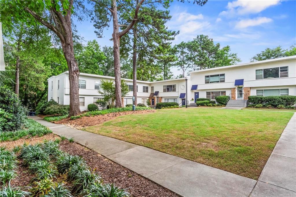 Foto principal - 2250 Cheshire Bridge Rd NE