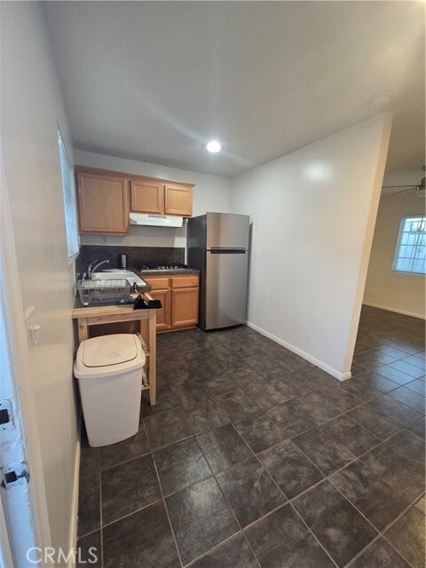 Foto del edificio - 4428 Stansbury Ave