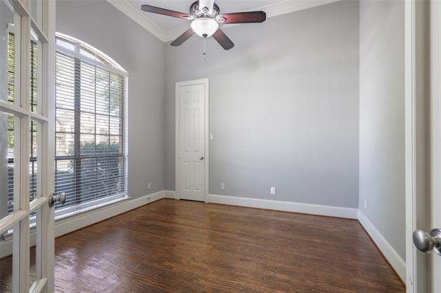 Foto del edificio - 1815 Marshall Dr