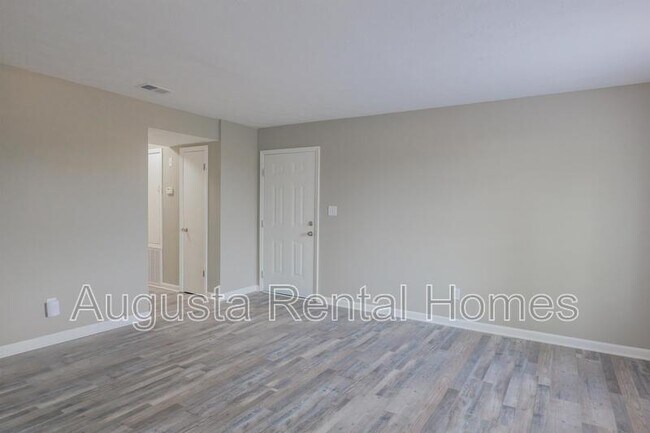 Building Photo - 144 Conifer Drive