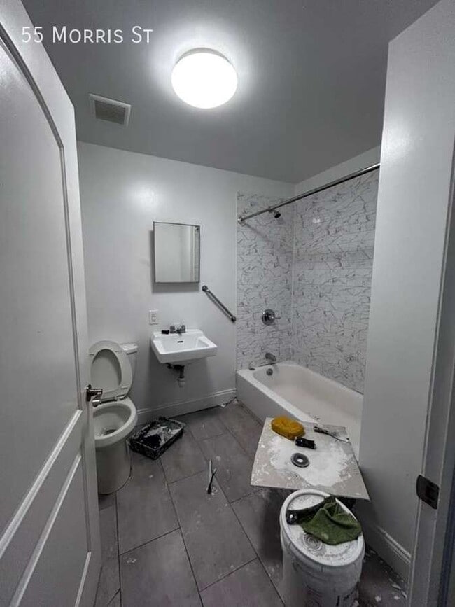 Building Photo - 55 Morris St