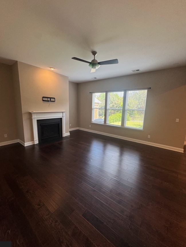 Building Photo - Spacious 5-Bedroom Home in Mooresville wit...