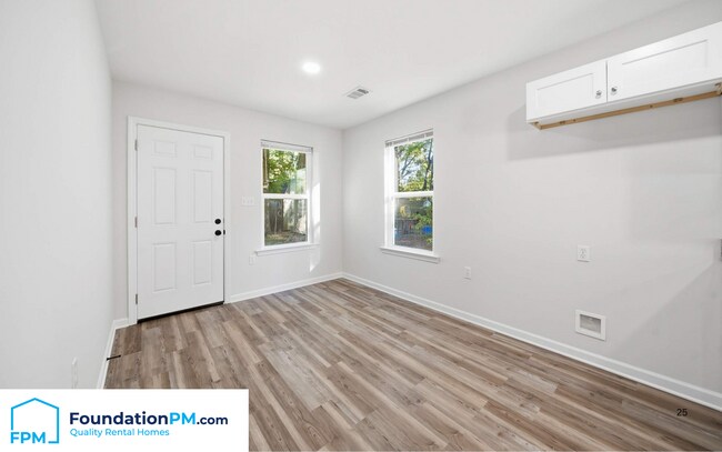 Foto del edificio - 349 N Worthington Dr