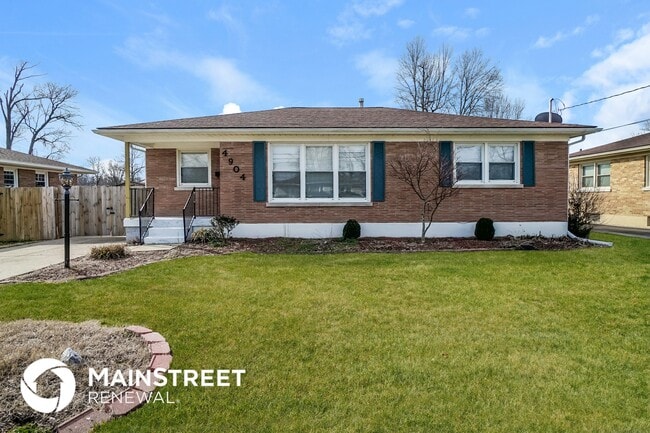 Building Photo - 4904 Paramount Dr