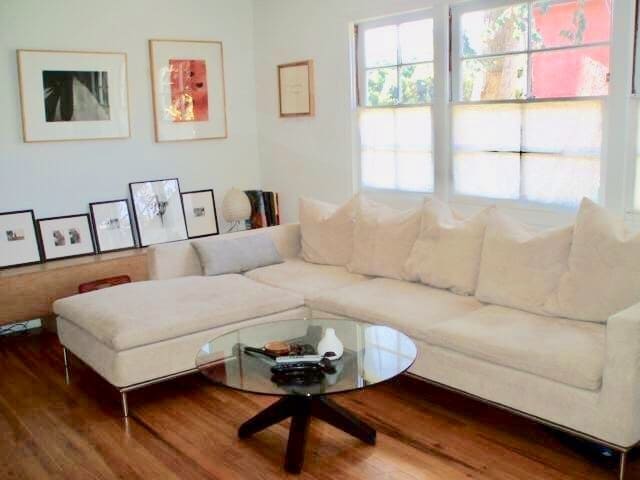 ¡Mucha luz natural, 10 ventanas que miran hacia 3 lados! - 1131 Bay Street