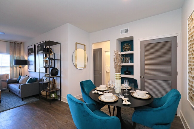 Dining area with hard surface flooring - Avalon Frisco North