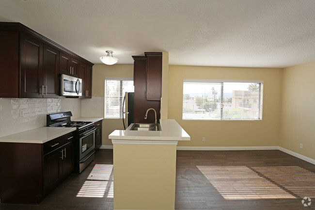 Interior Photo - Chateau W6600 Apartment Homes