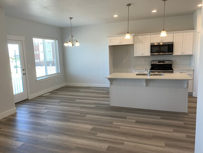 Building Photo - Rodrigues - Hendry Ln