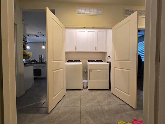 Foto del edificio - 11868 W Charismatic Dr