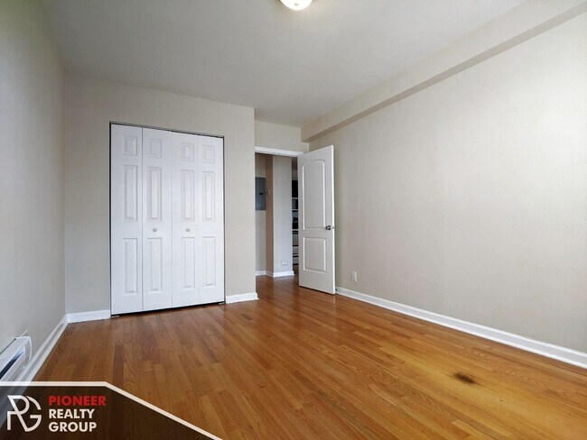 Building Photo - 4180 N Marine Dr