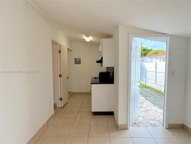 Foto del edificio - 2461 NW 5th St