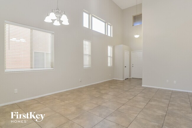 Foto del edificio - 708 Arden Valley Ave