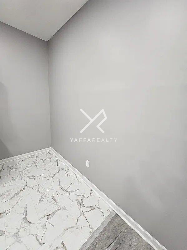 Foto del edificio - 3 bedroom in BROOKLYN NY 11207