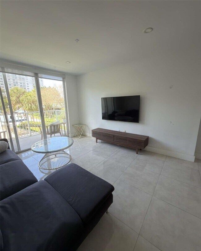 Foto del edificio - 2851 NE 183rd St