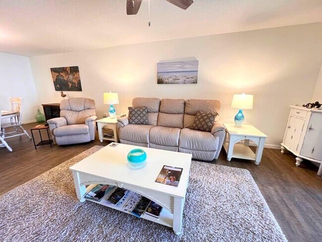 Foto del edificio - 603 Shorewood Dr