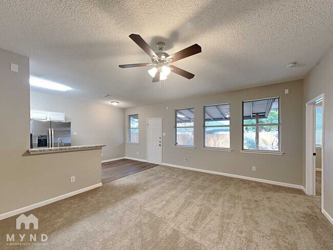 Foto del edificio - 6429 Rainwater Way